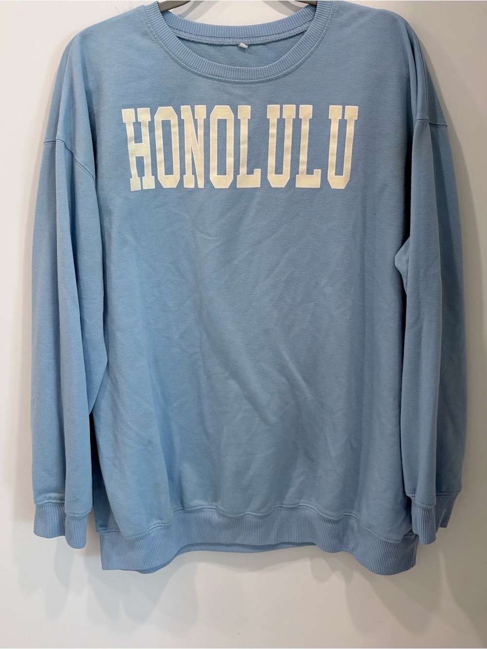 HONOLULU CREWNECK Soft Blue Color Measurements in Description